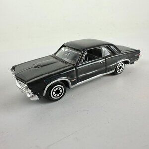 Welly 1965 Pontiac GTO Die-Cast Model Car Black & Silver 1:64
